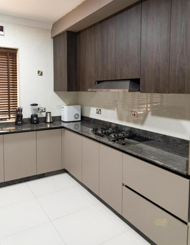 Metro Apartments ลากอส ภายนอก รูปภาพ